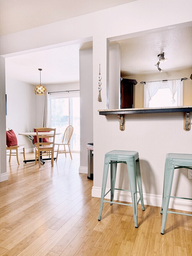 Photo - 319 W 12th Ave Unit ID1284534P