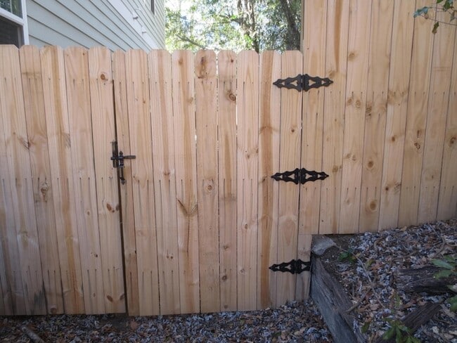 Photo - 330 N Leak St