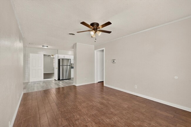 Photo - 937 Cleardale Dr