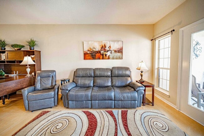 Photo - 3408 Parliament Cove Unit SI ID1295582P