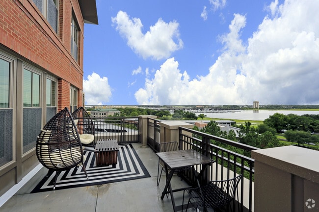 2BR, 2BA - 1434 SF - Caroline