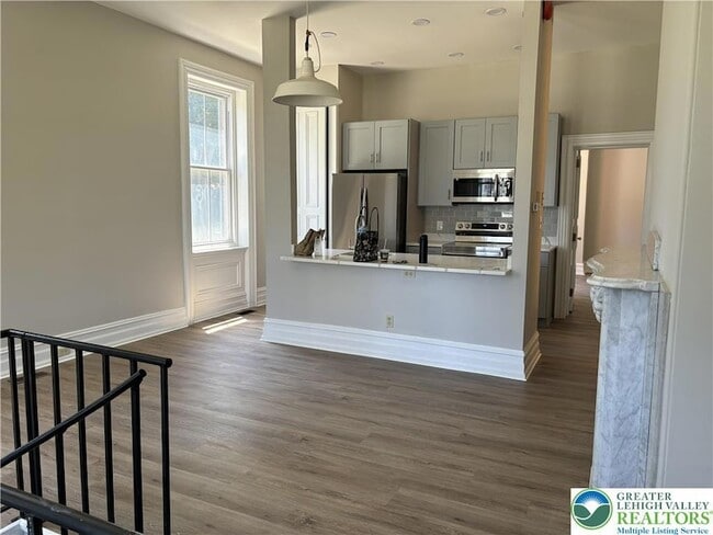 Photo - 146 S Church St Unit 1