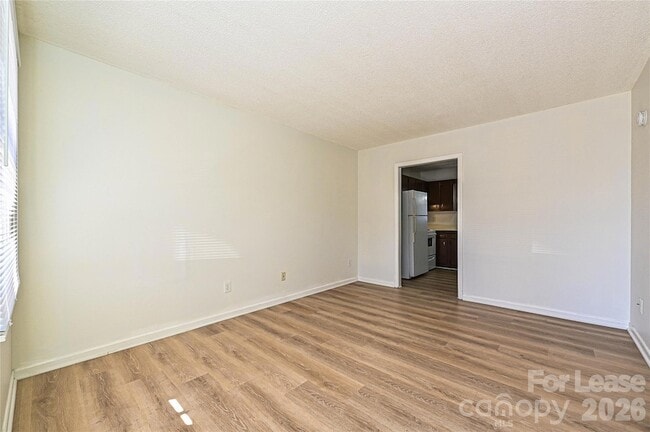 Photo - 268 Church St N