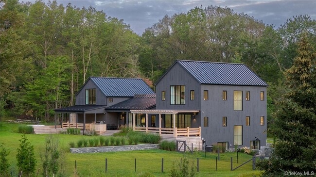 Photo - 61 Red Fox Ln