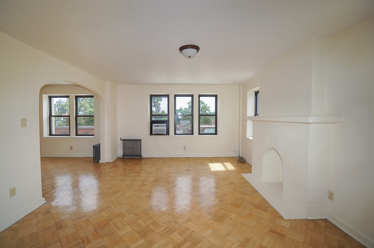 Living Room - Greenfield