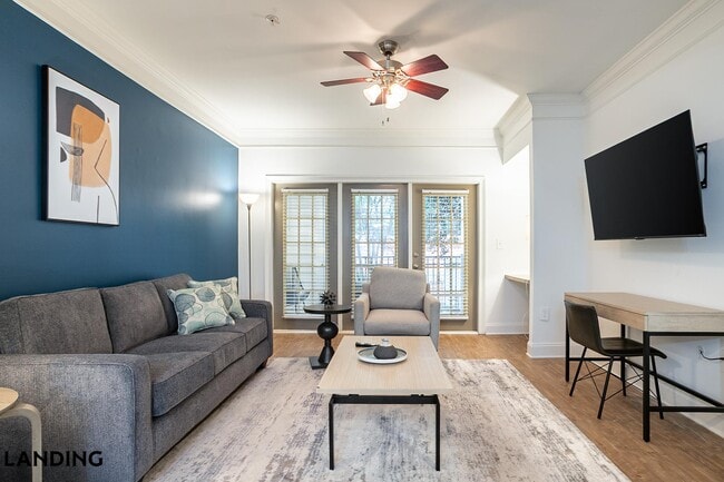 Building Photo - 925 Canterbury Rd NE Unit 12-1256