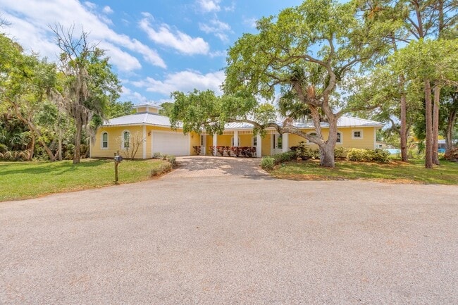 Photo - 315 Enola Pl