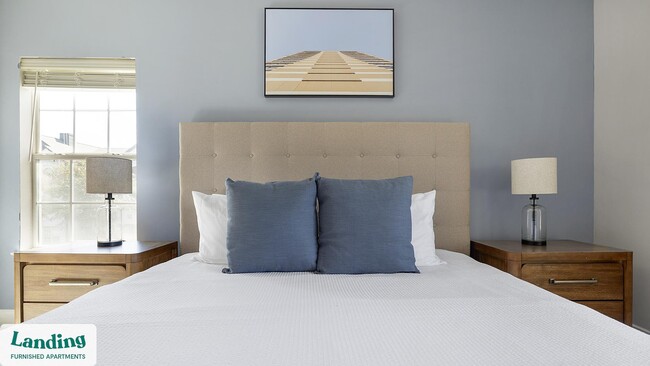 Building Photo - 100 Crossing Blvd Unit 706.1411988