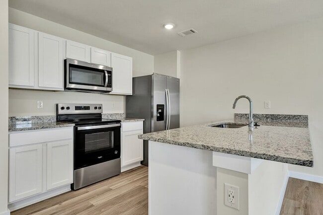 Photo - 576 Fox Den Cir