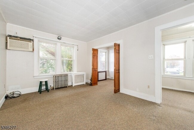 Photo - 16 Willet St