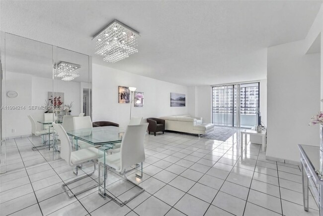 Photo - 2500 Parkview Dr Unit 1418