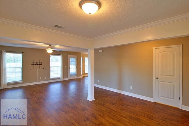 Photo - 235 Pine View Rd SE