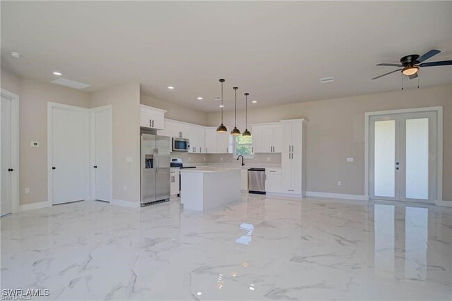 Photo - 2023 Robert Ave