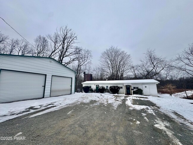 Photo - 2566 Easton Turnpike