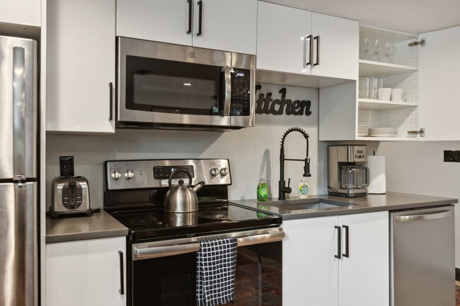 Photo - 409 O St NW Unit SI ID1018321P