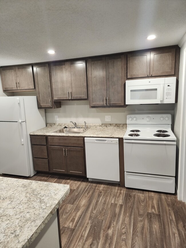 Building Photo - Montrose Square