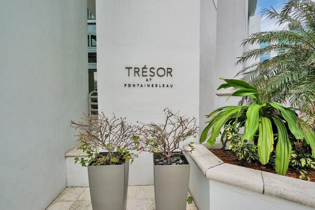 Photo - 4441 Collins Ave Unit SI ID1540460P