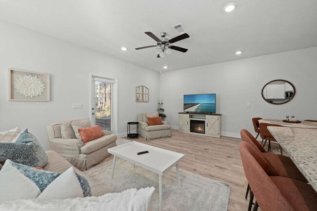 Photo - 12 Sandy Cv Wy Unit SI ID1468396P