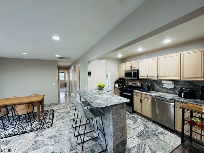 Photo - 50 W Lindsley Rd