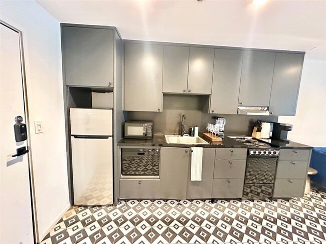 Photo - 201 Academy Dr Unit 203