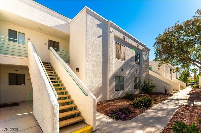 Building Photo - 7100 W Pirates Cove Rd Unit 2089