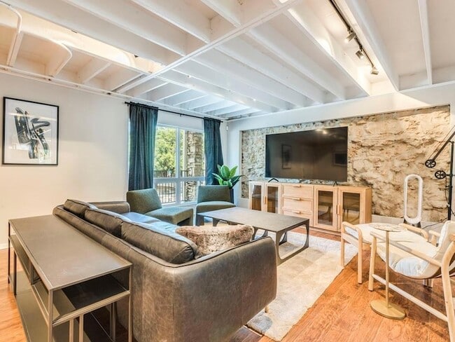 Photo - 500 E Riverside Dr Unit 206