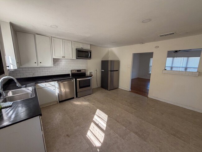 Photo - 67 Mundt St