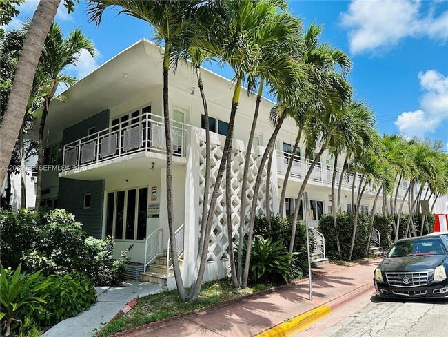 Building Photo - 745 13th St Unit 6