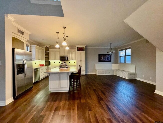 Photo - 3815 Holly Ridge Dr