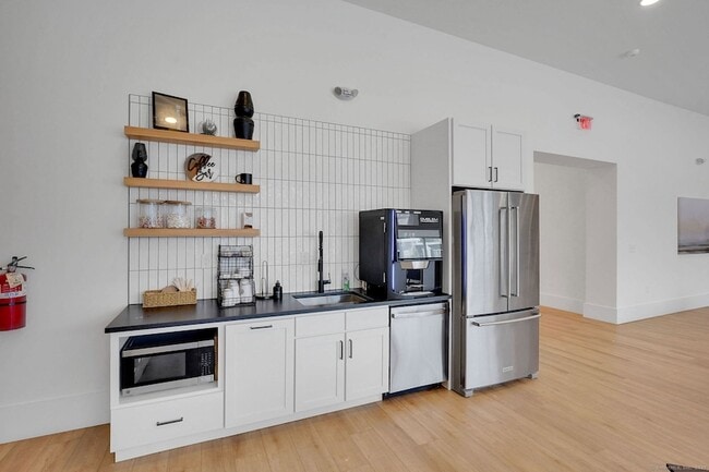 Photo - 280 Salmon Brook St Unit 4-303