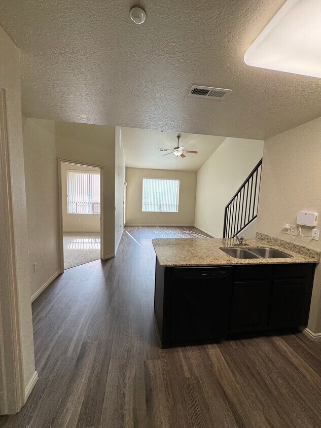 1 Bedroom w/ Loft - 1/1 Loft