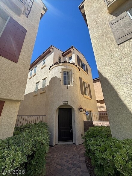 Photo - 1895 Ardilea St