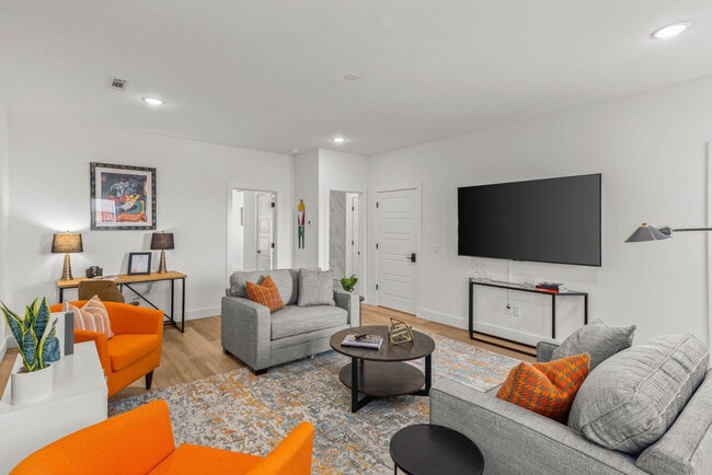 Photo - 2612 SW Livingston Square Unit SI ID1241302P