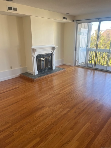Photo - 896 Quinnipiac Ave