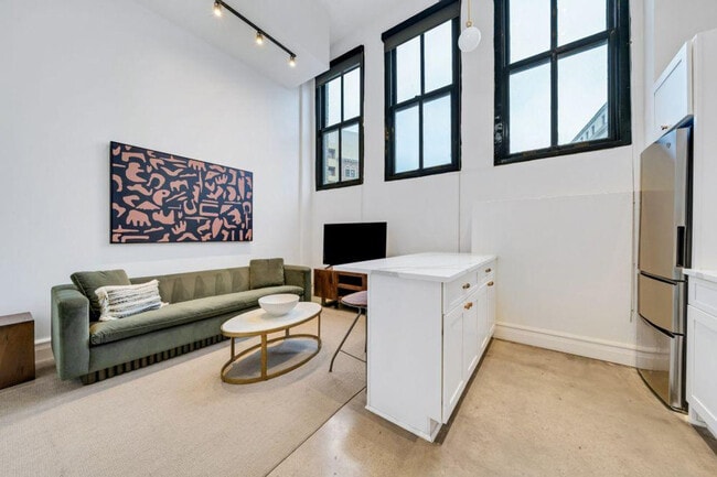 Building Photo - 505 E Travis St Unit ID1267137P