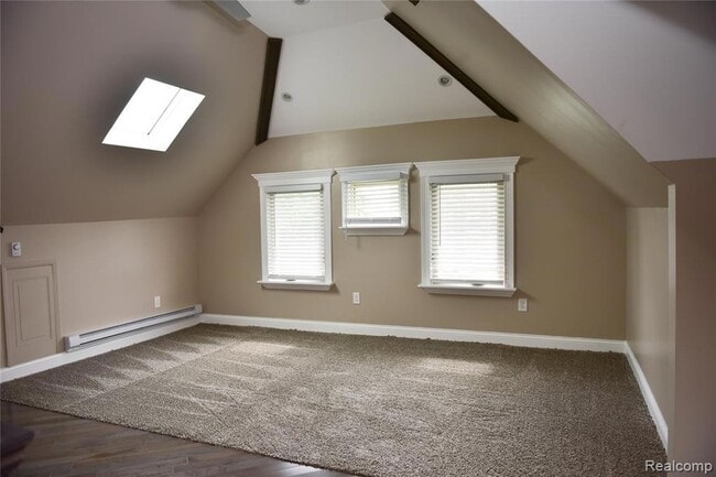 Photo - 3716 Lincoln St Unit 5