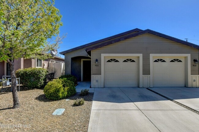 Building Photo - 915 Gail Gardner Way