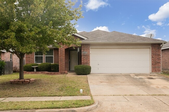 Building Photo - 1961 Lariat Dr