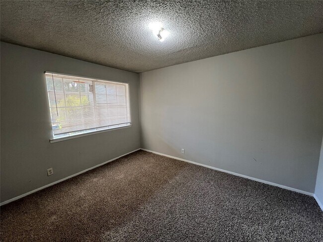 Photo - 802 N Crockett St