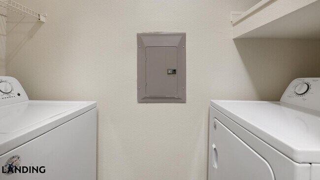 Photo - 3250 Hudson Crossing Unit 825