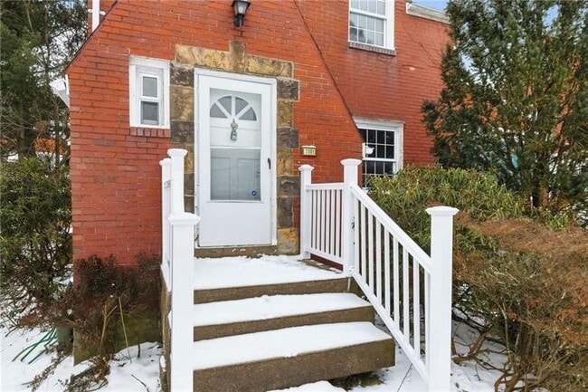 Photo - 3841 Lawnview Ave