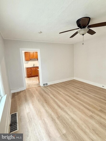 Photo - 1235 Maple St