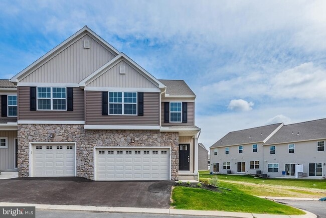 Building Photo - 1714 Shady Ln