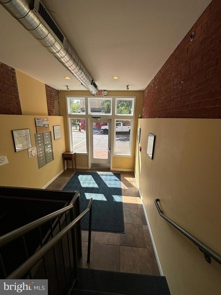 Photo - 242 Centre St