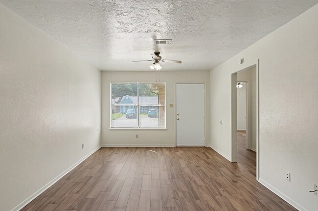 Photo - 1605 Hazelwood St Unit B