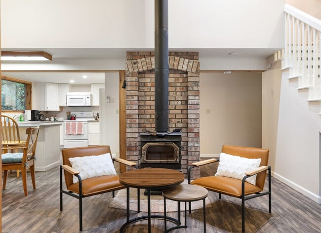 Photo - 901 Center St NE Unit ID1036027P