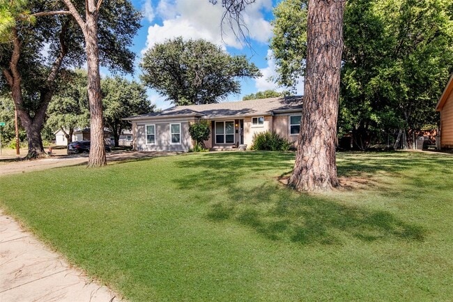 Photo - 614 Blueberry Ln