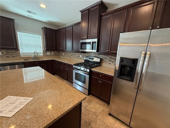 Photo - 202 Pointe View Dr