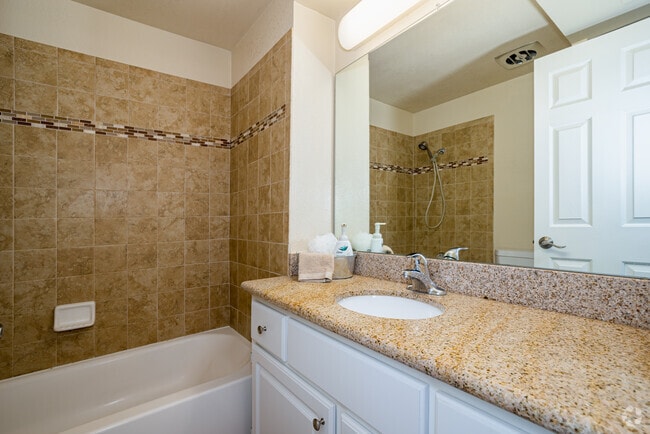 2BR, 1.5BA - 875SF - Woodburn Townhomes