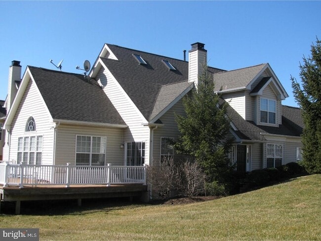 Photo - 218 Silverbell Ct